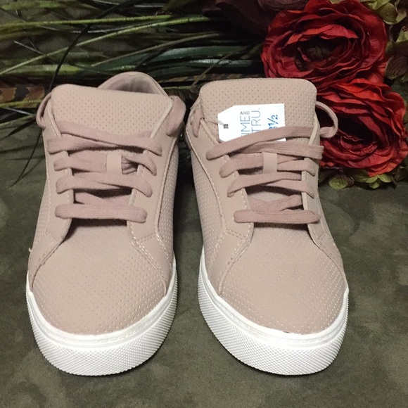 Time And Tru Sneakers - Picture 2 of 7